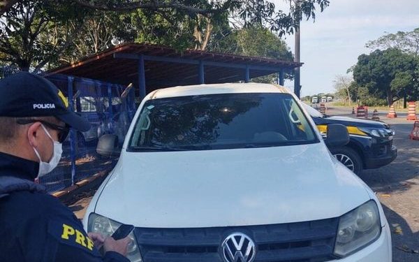 Presidiário beneficiado com “saidinha temporária” é detido com carro roubado na BR-101 em Linhares