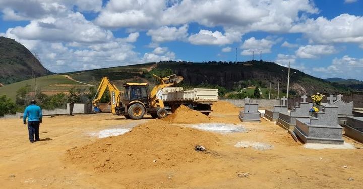 Prefeitura de Rio Bananal intensifica limpeza nos cemitérios para o Dia de Finados