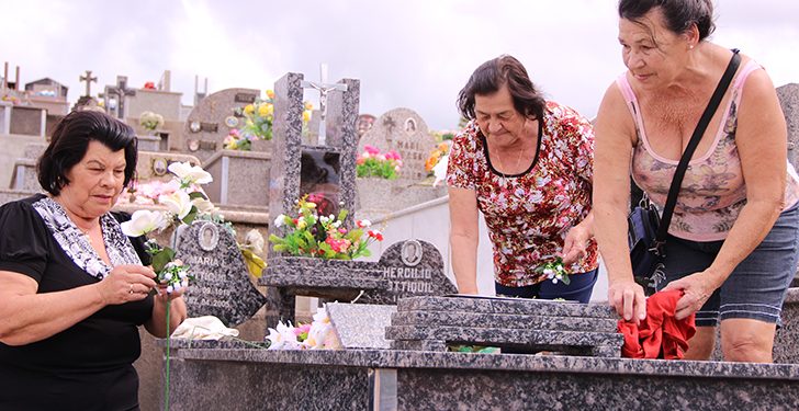 Cemitérios de Linhares recebem últimos retoques para o Dia de Finados