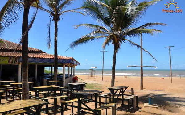 Etapa do Circuito Capixaba de Surfe e música ao vivo agitam Pontal do Ipiranga no feriadão