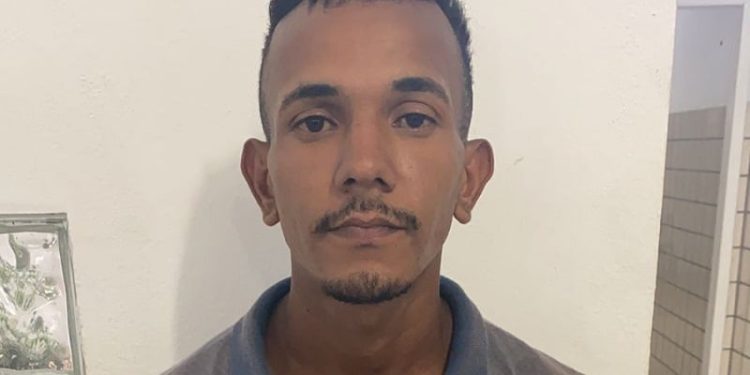 Homem com mandado de prisão em aberto em Linhares é detido na Bahia