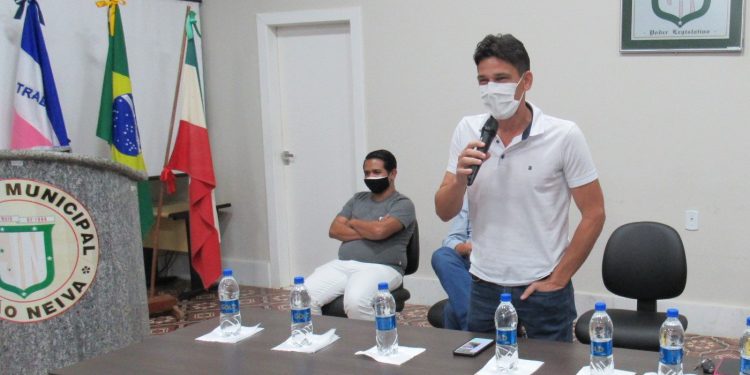 Alunas do curso de confeitaria recebem certificados em João Neiva