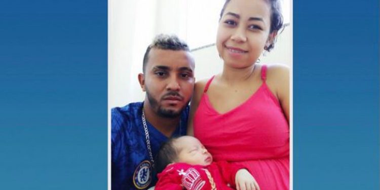 Pai ilhado em Linhares conhece o filho após resgate do Notaer
