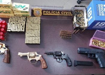 Polícia Civil prende homem e apreende armas, no bairro Três Barras