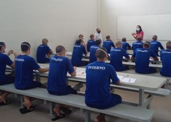 300 vagas para cursos de qualificação no sistema prisional do Estado. Internos de Linhares participam das aulas