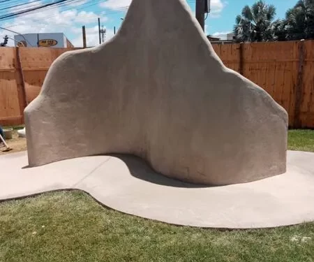 Artista de Linhares cria monumento em homenagem às paneleiras