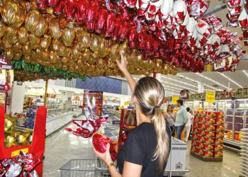 Ovos de Páscoa já estão nos corredores dos supermercados de Linhares