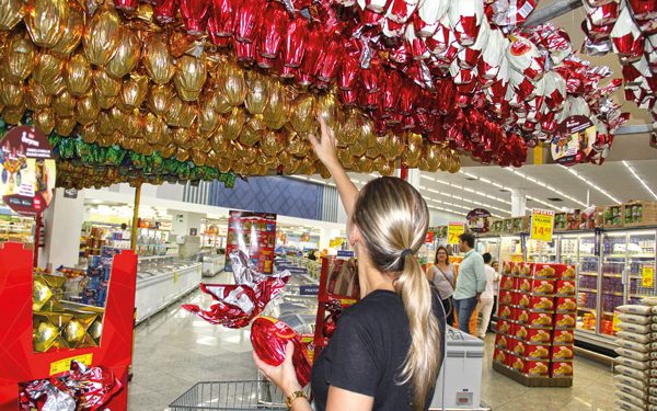 Ovos de Páscoa já estão nos corredores dos supermercados de Linhares
