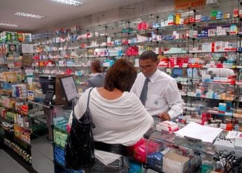 Farmácias de Linhares relatam falta de remédios