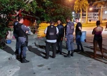 Jovem é assassinado com tiros na cabeça próximo ao Beco da Junal