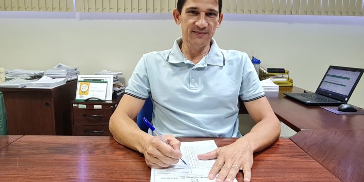 Prefeitura anuncia reajuste salarial de 25% para servidores de João Neiva