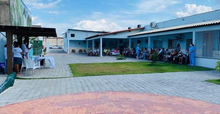 Em Linhares, apenados do sistema semiaberto reformam lar de idosos
