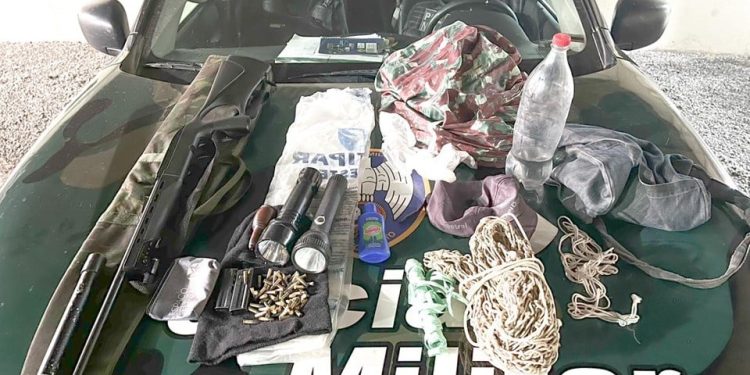 Polícia Ambiental apreende arma e munições em Linhares