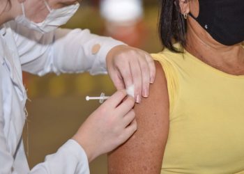Jaguaré realiza neste sábado(25) mais um mutirão de vacinação contra covid e influenza