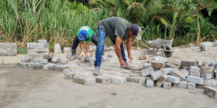 Ruas de Barra do Triunfo recebem pavimentação