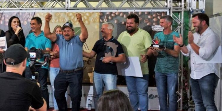 Produtor do Estivado vence 1º Concurso de Café Conilon de Jaguaré