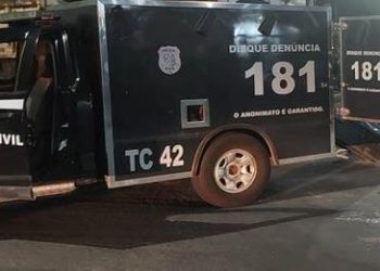Jovem é morto com três tiros em calçada de casa, no bairro Nova Esperança