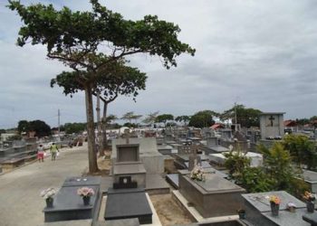 Cemitérios de Linhares recebem manutenção para o Dia de Finados