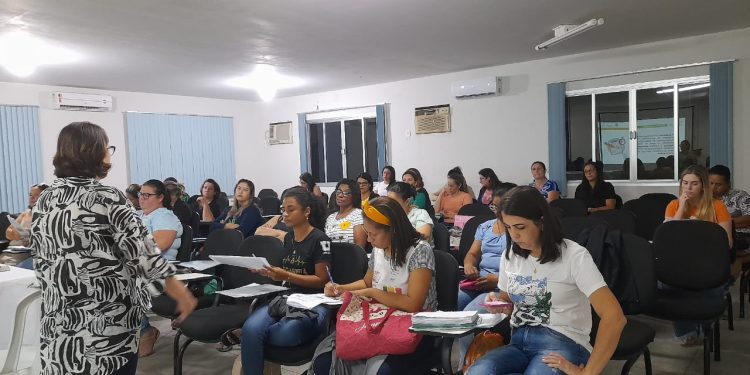 Secretaria de Educação de Jaguaré promove formação para alfabetizadores