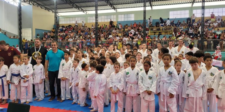 Karatecas de Jaguaré conquistam 31 medalhas em etapa do Campeonato Estadual