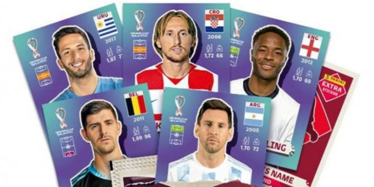 Mesmo sem o Brasil na Copa do Mundo, troca de figurinhas continua grande em Linhares