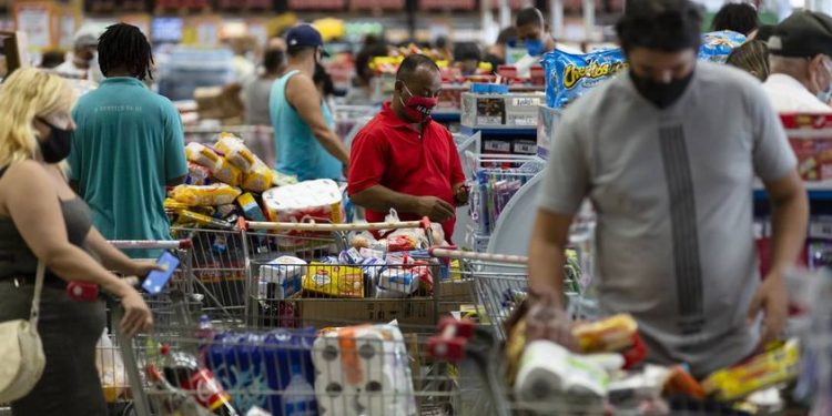 Supermercados de Linhares projetam movimento intenso na véspera de Natal(24)