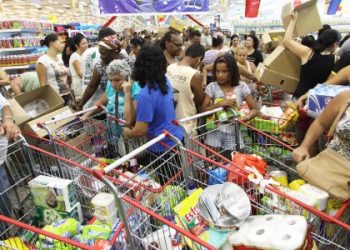 Véspera de Natal deve ser de supermercados lotados em Linhares