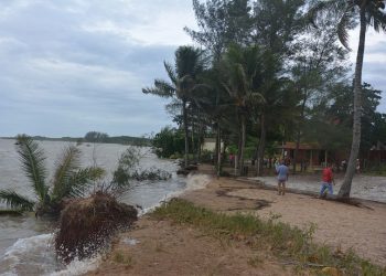 Mar pode ‘engolir” Barra Nova, balneário muito frequentado por linharenses
