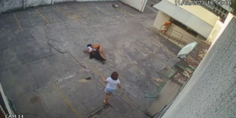 Homem nu é preso após agarrar funcionária em padaria de Linhares