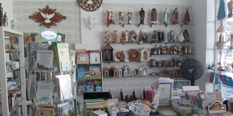 Comércio de artigos religiosos deve crescer durante a Quaresma