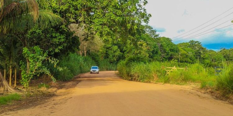 Sai a liberação da licença ambiental para o asfalto na estrada de Povoação