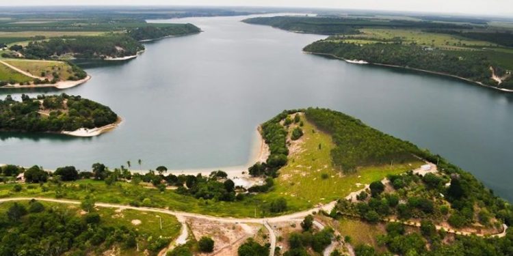 Justiça determina demolição de construções ilegais na Lagoa Nova, em Linhares