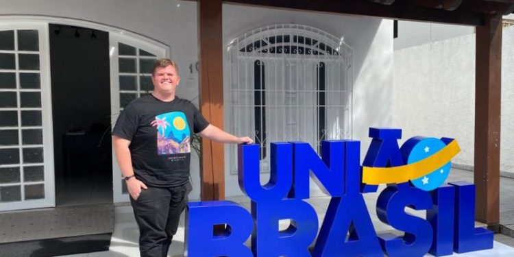 Linharense Felipe Rigoni cogita disputar a Prefeitura de Vitória ano que vem