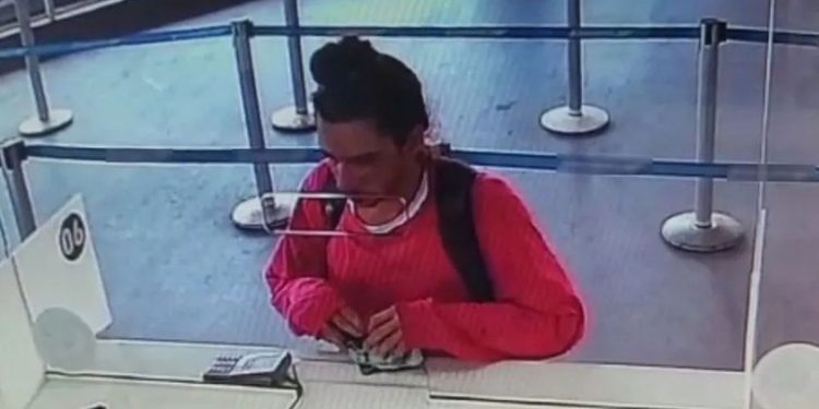 Acusado de matar namorada em Vitória embarcou em ônibus e passou por Linhares após o crime