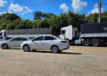Seis carretas com mais de 4 mil sacas de café são apreendidas em Rio Bananal