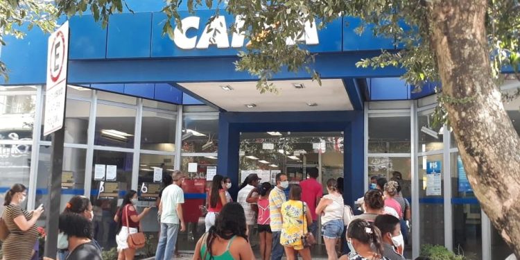 Desenrola Brasil: agências da Caixa em Linhares abrem uma hora mais cedo nesta sexta(21)