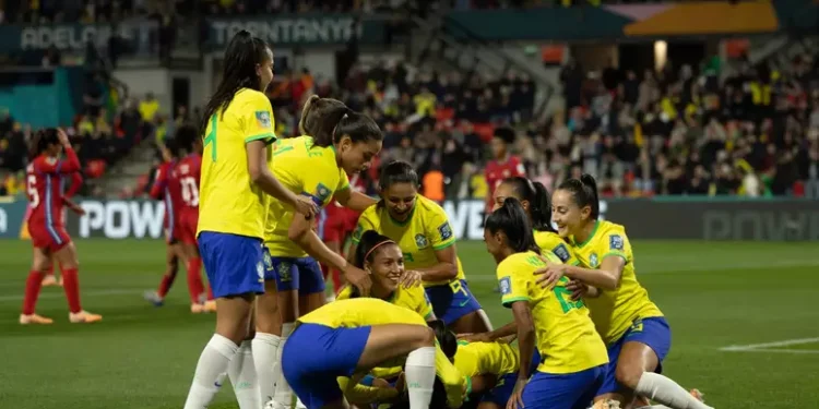 Linharenses vibram com goleada do Brasil na estreia da Copa do Mundo Feminina