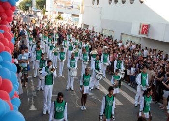 Desfile cívico pelos 223 anos de Linhares será nesta terça(22) no bairro Interlagos