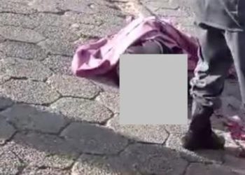 Jovem é assassinado a tiros no meio da rua, no Pó do Shell