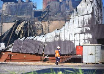 Cacau Show: combate a incêndio continua e mais de 300 mil litros de água já foram usados
