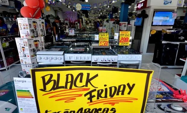 Comércio de Linhares se prepara para faturar na Black Friday