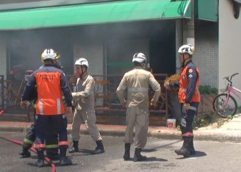 Vazamento em botijão de gás provoca incêndio em padaria no bairro Três Barras