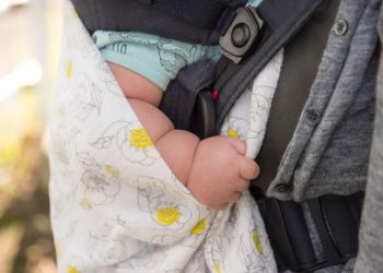 Bebê morre após ser esquecido pelo pai dentro do carro no centro de Linhares