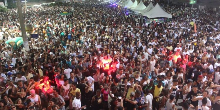 Carnaval 2024: Linhares divulga programação da festa para Pontal do Ipiranga, Regência e Povoação