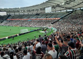 Torcedores viajam de Linhares para acompanhar o Fluminense no final da Recopa no RJ