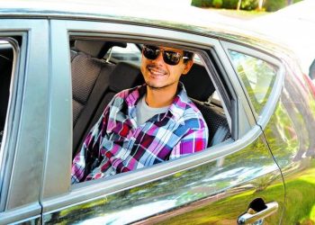 Flagras de passageiros no banco traseiro do carro sem cinto disparam em Linhares