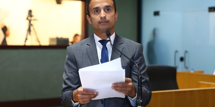 Lucas Scaramussa relata pela aprovação de sanções a quem invadir terras no ES