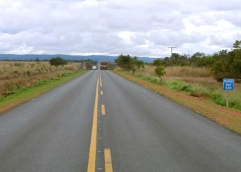 Perigo na rodovia entre Linhares e Colatina: alguns trechos não têm proteção metálica às margens da pista