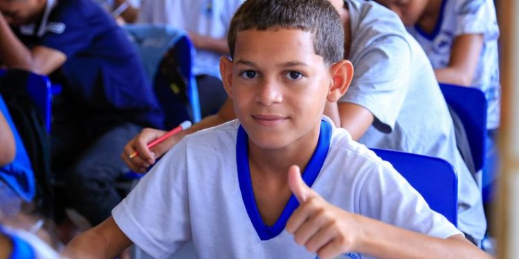 Férias nas escolas municipais e estaduais de Linhares começam na segunda-feira (15)