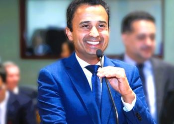 Lucas mantém liderança para a Prefeitura de Linhares; atual prefeito aparece em 3º